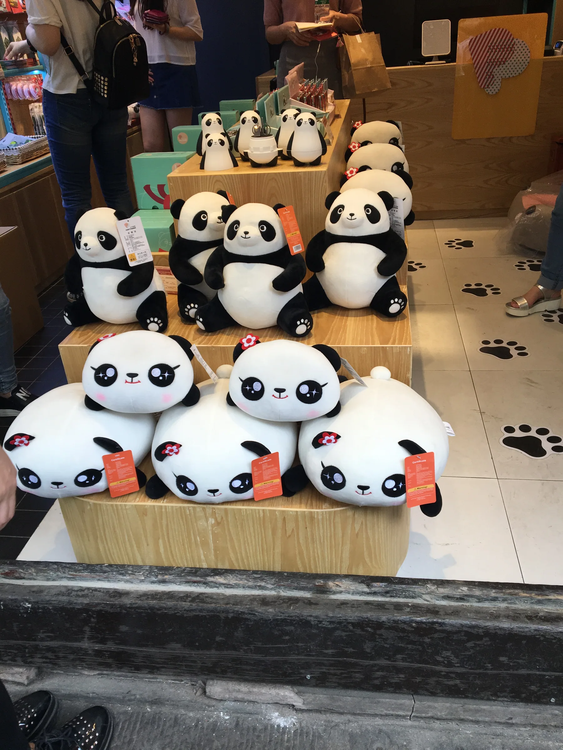 成都商店里的熊猫周边
