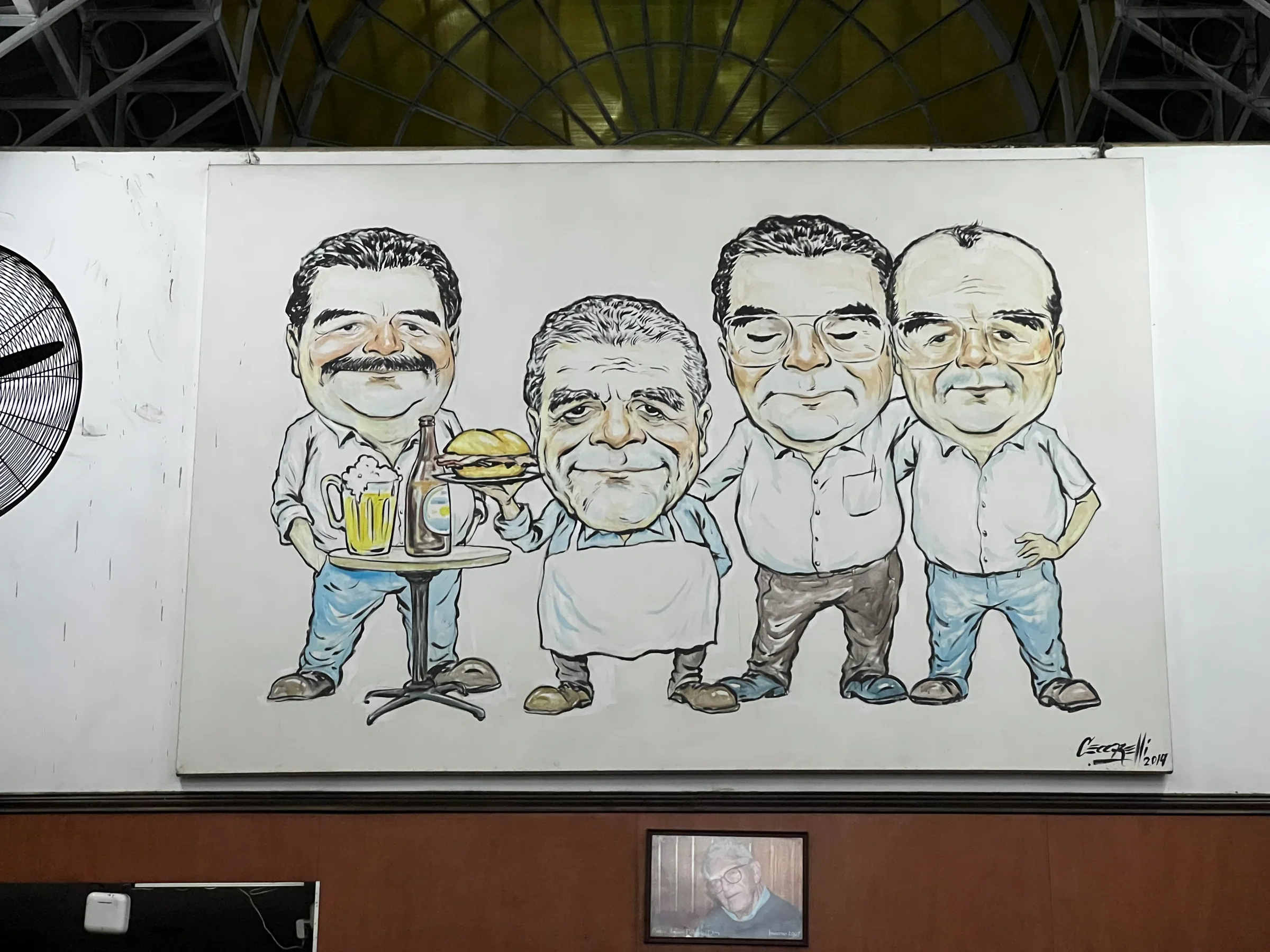 Juanito 酒吧内部巨幅画像