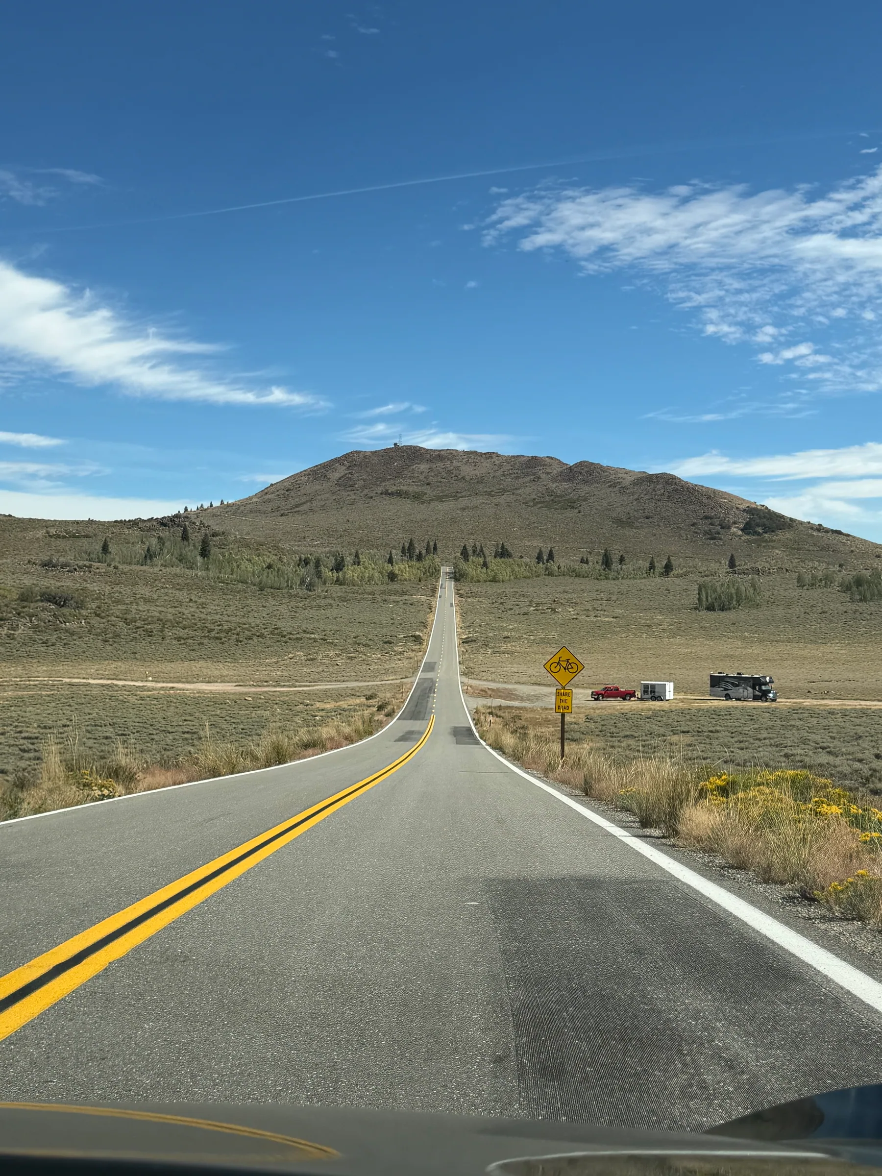 Monitor Pass 公路两侧的荒野
